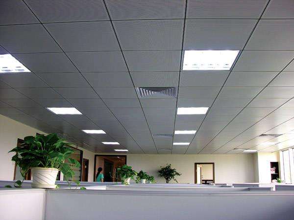 鋁扣板吊頂2.jpg 鋁扣板吊頂2.jpg