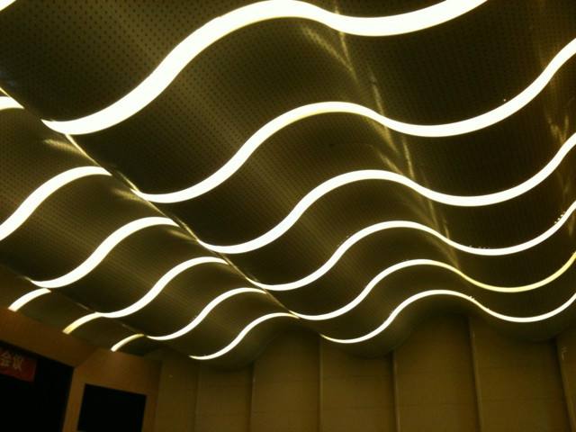 波浪形鋁單板.jpg 波浪形鋁單板.jpg